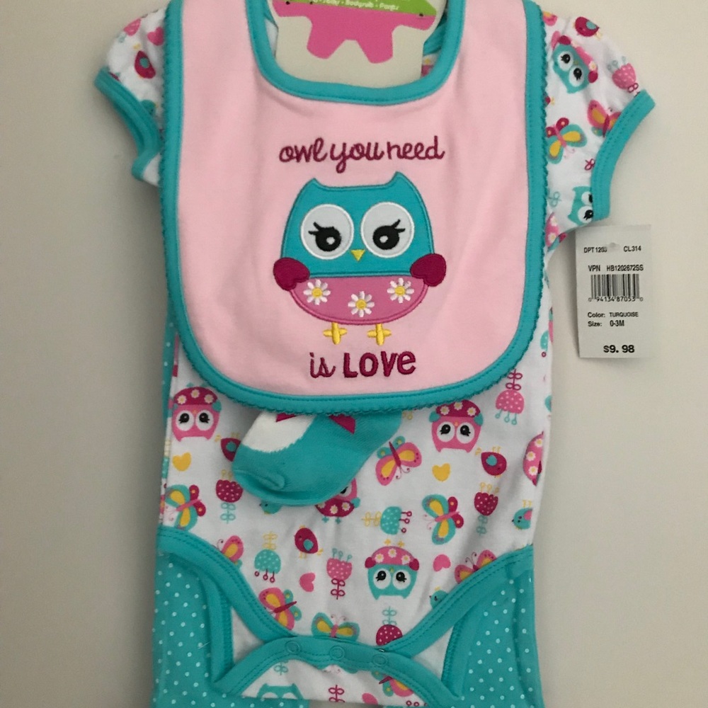 NWT 4 piece set